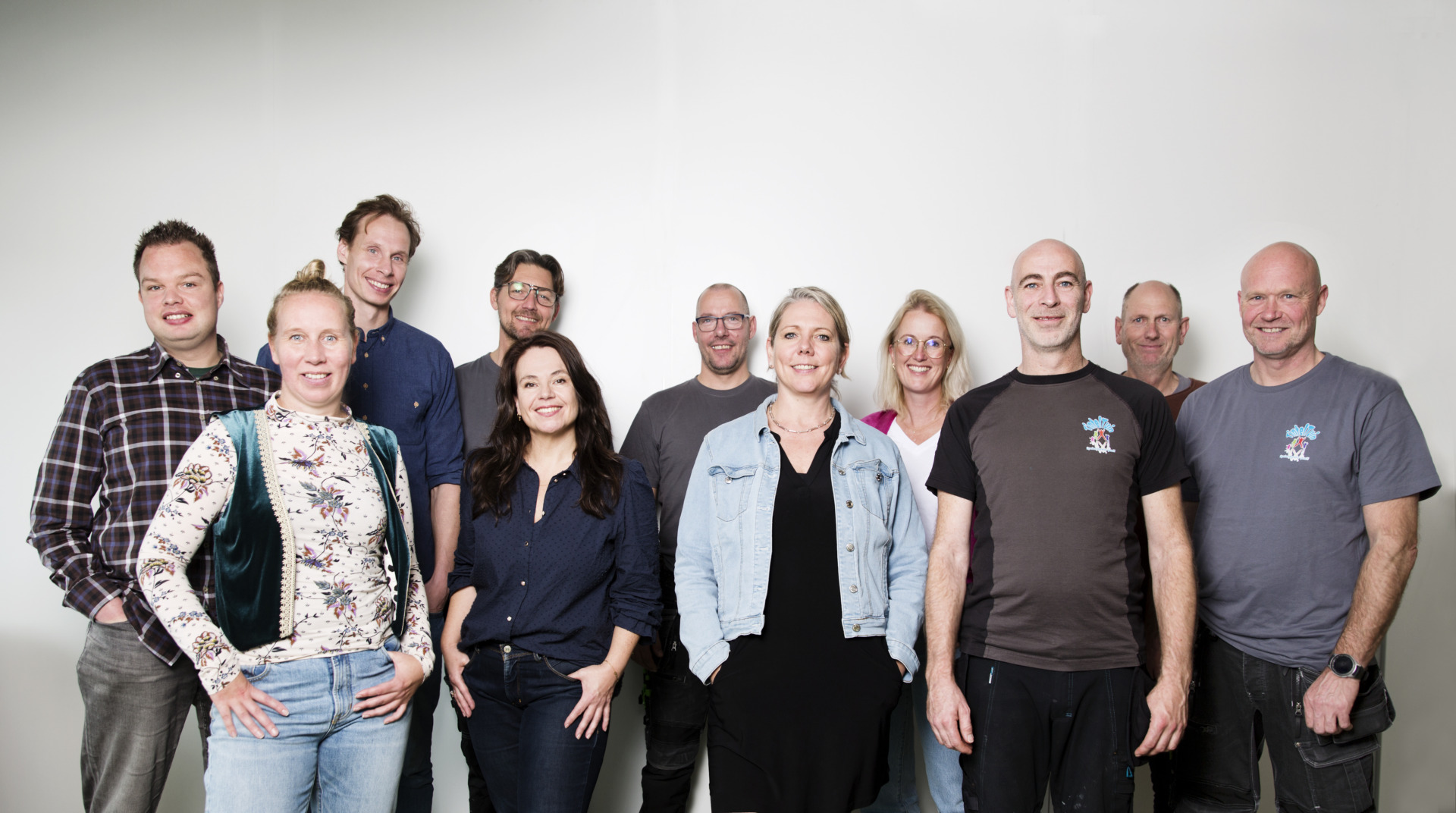 Groepsfoto team facilitair. TintelTuin.